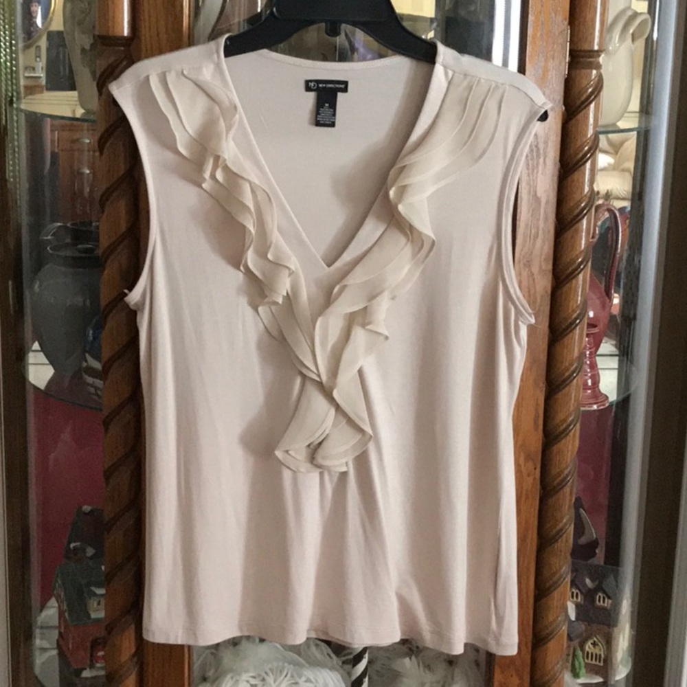 New Directions sleeveless top ruffles medium